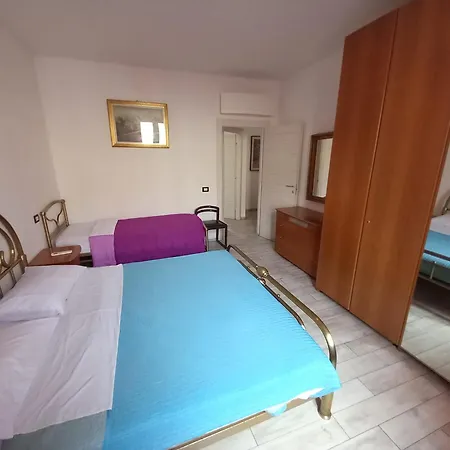 3 Station Free Parking