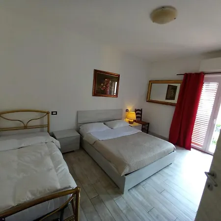 Апартаменты 3 Station Free Parking